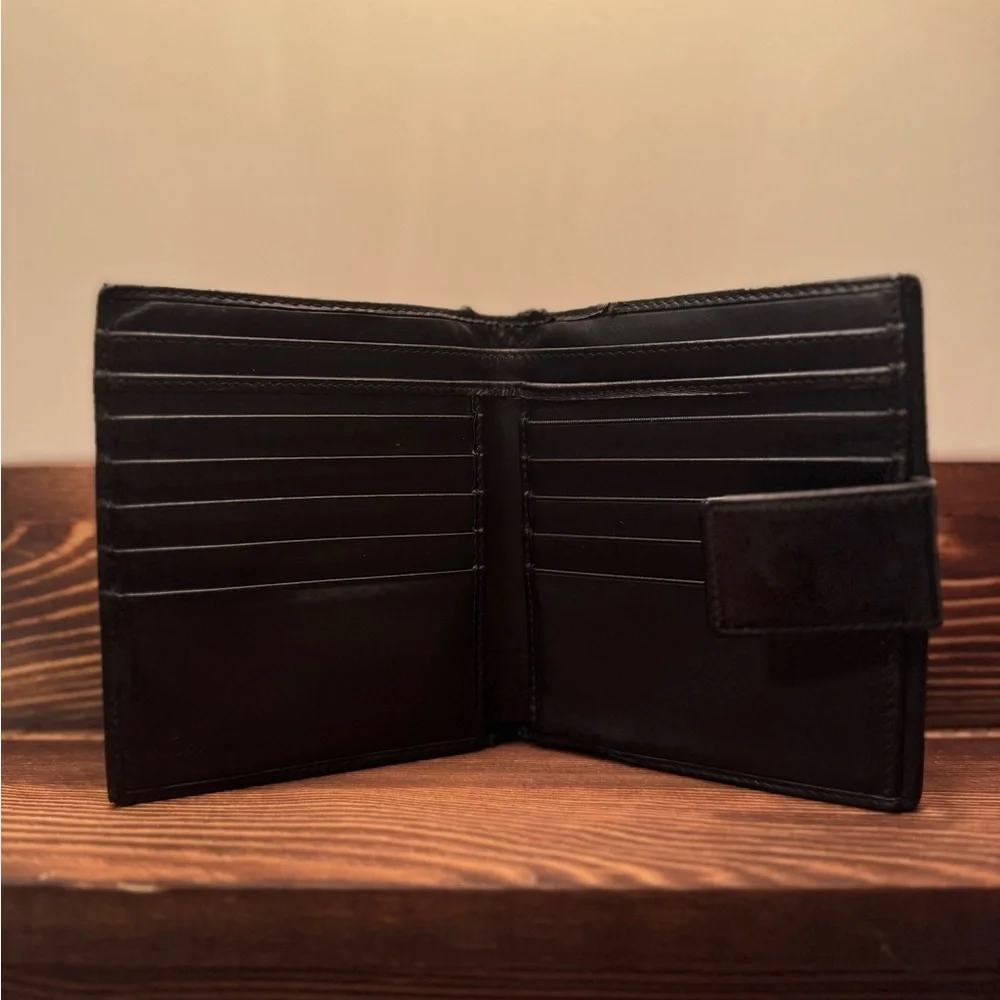 Gucci Black Bifold Wallet‎ with Logo Detail - Picture 3 of 8